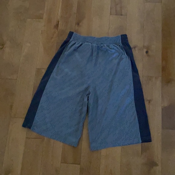 Puma athletic shorts- boys - Picture 2 of 3